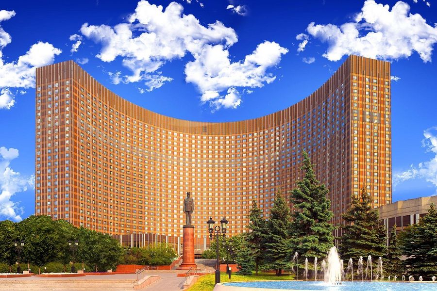 Cosmos Moscow VDNH Hotel и «Роскосмос» открыли фотовыставку